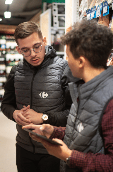 Un franchisé avec son employé