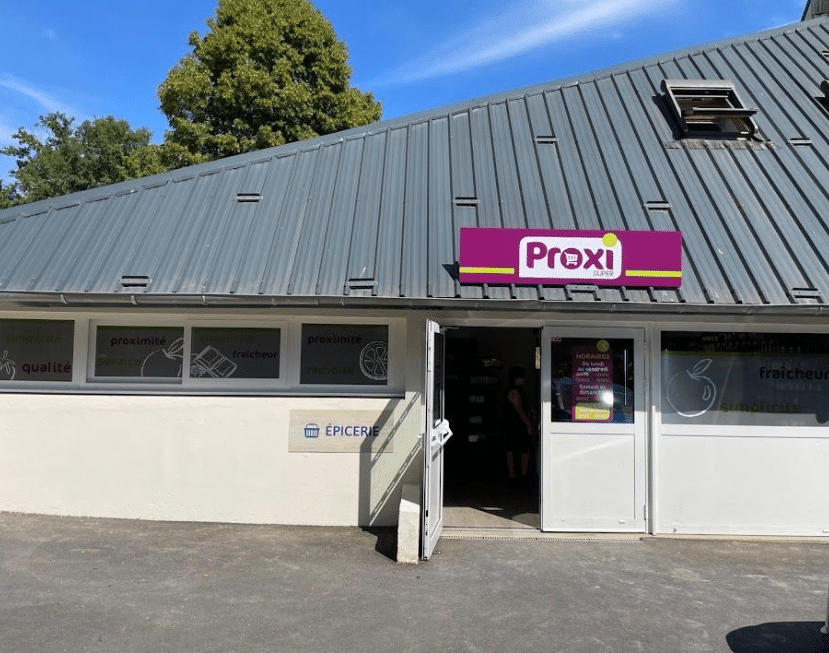 Façade d'un Proxi au camping des Mazures