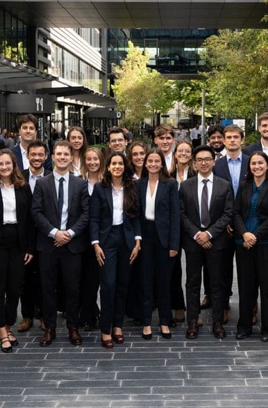 Photo de groupe de la promotion 2025 des Graduate Dirigeant