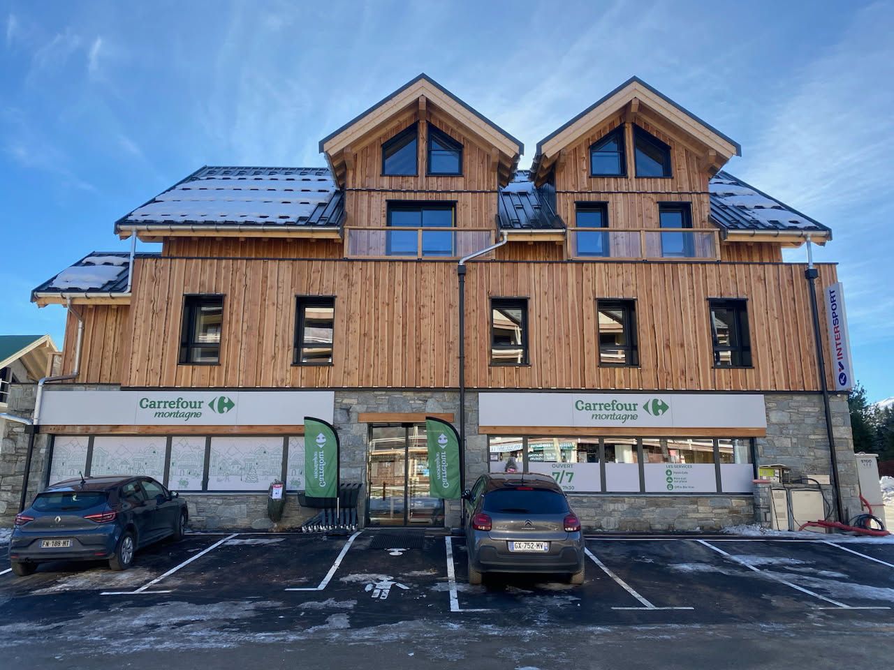 Devanture magasin Carrefour Montagne de la Toussuire