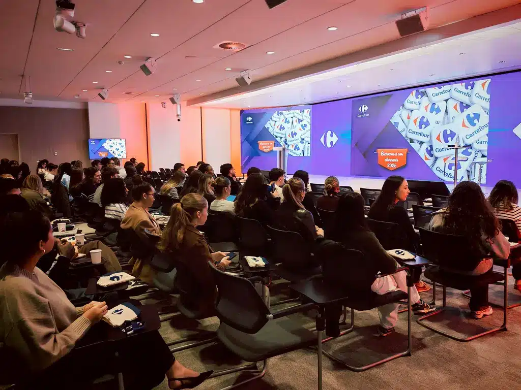 Les alternants sont dans l'auditorium pour la présentation de cette année